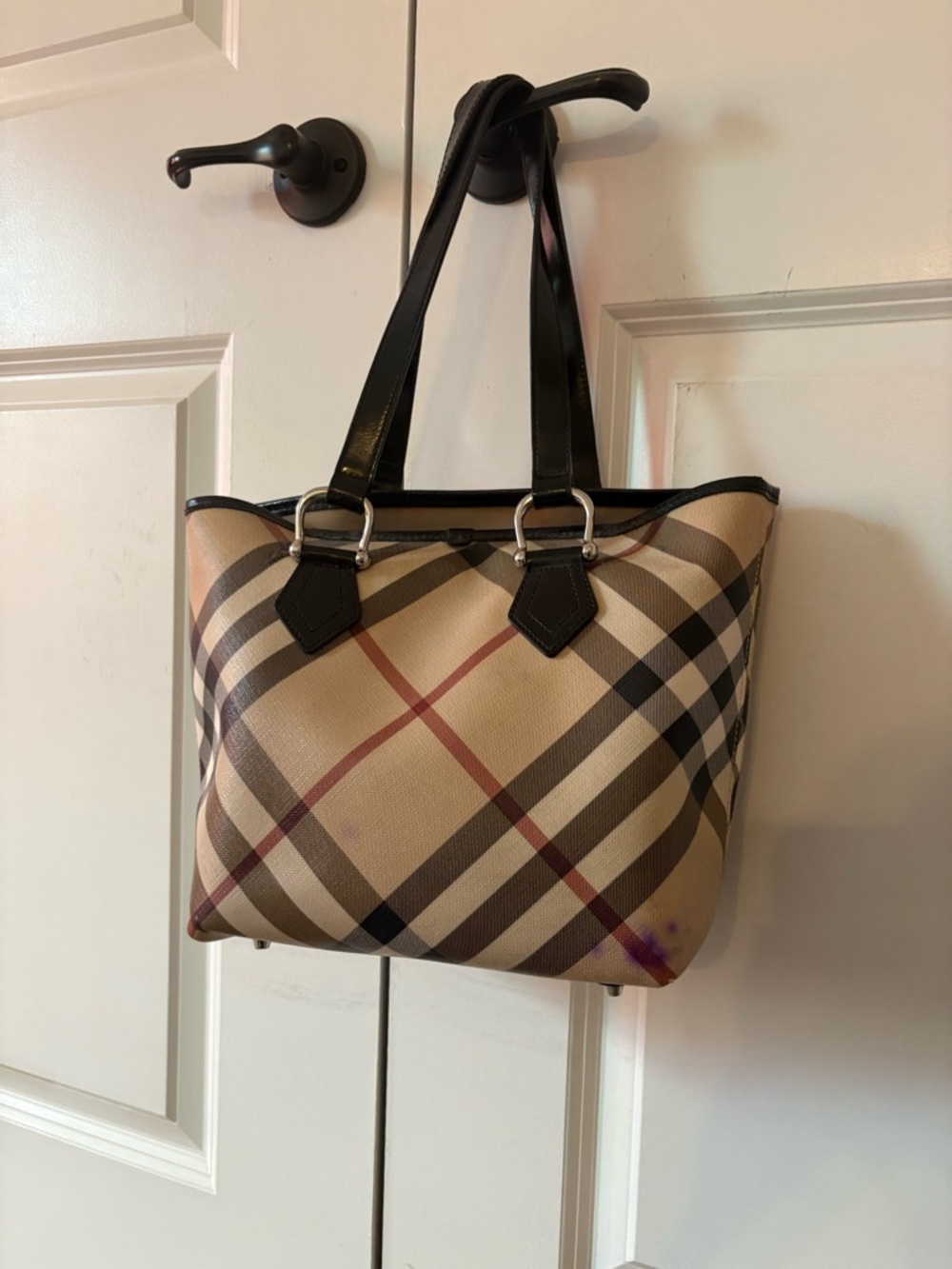 Vintage Burberry Tote Bag. Black Patent Leather Straps. Classic Plaid. - Picture 2 of 6
